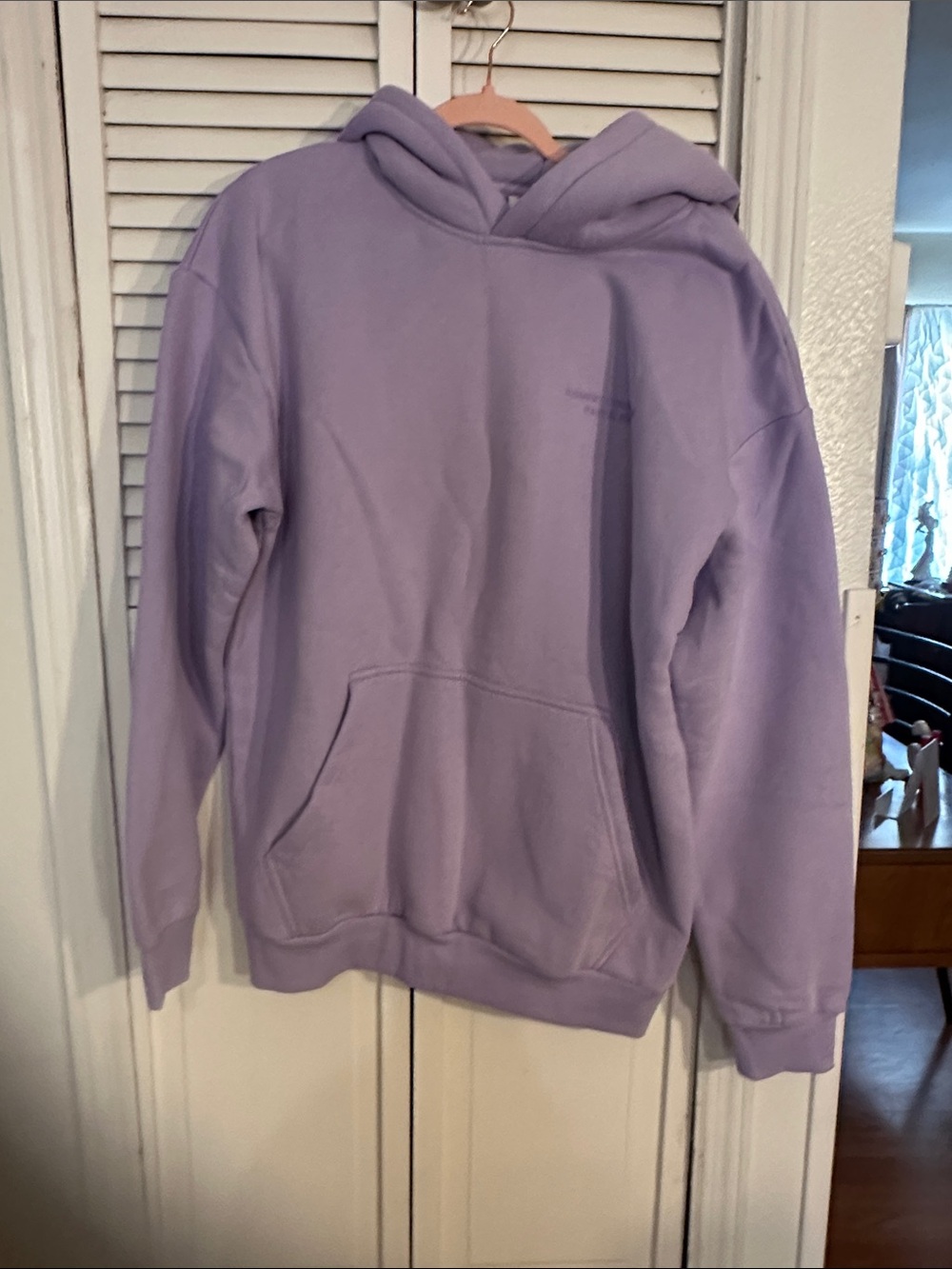 Comfrt Lavender hoodie from their pastel collection. Size medium. Women’s.